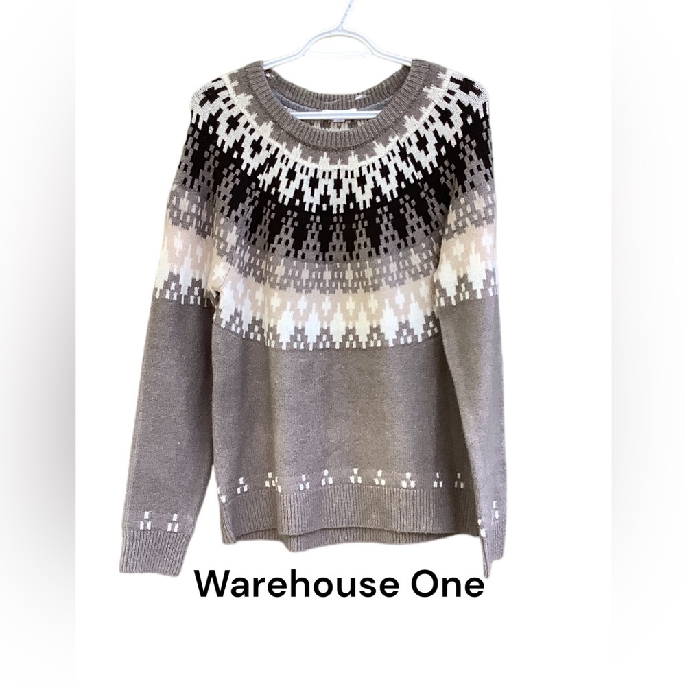 Sweater - Picture 1 of 4